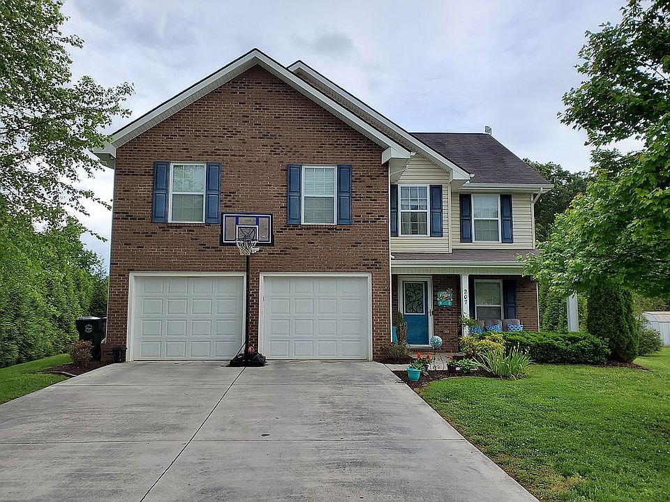 1st image of 207 Pembrooke Cir
