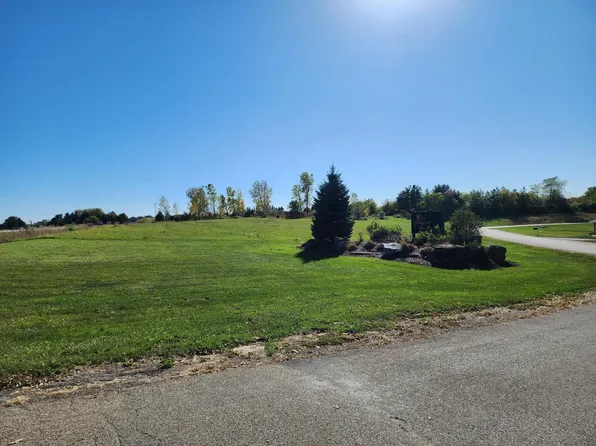 4375 Green Leaf Dr, Dodgeville, WI 53533