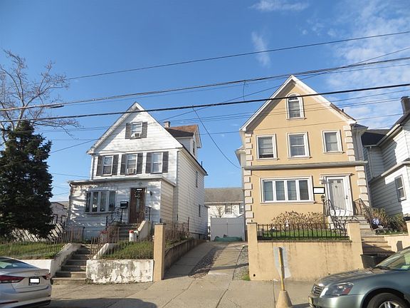 2nd image of 196 Oakwood Ave
