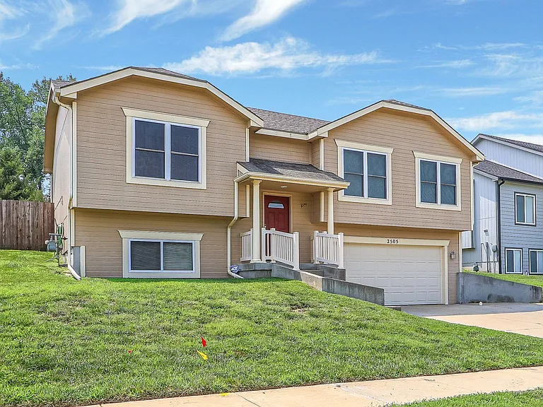 2505 Sawmill Rd — Photo 1
