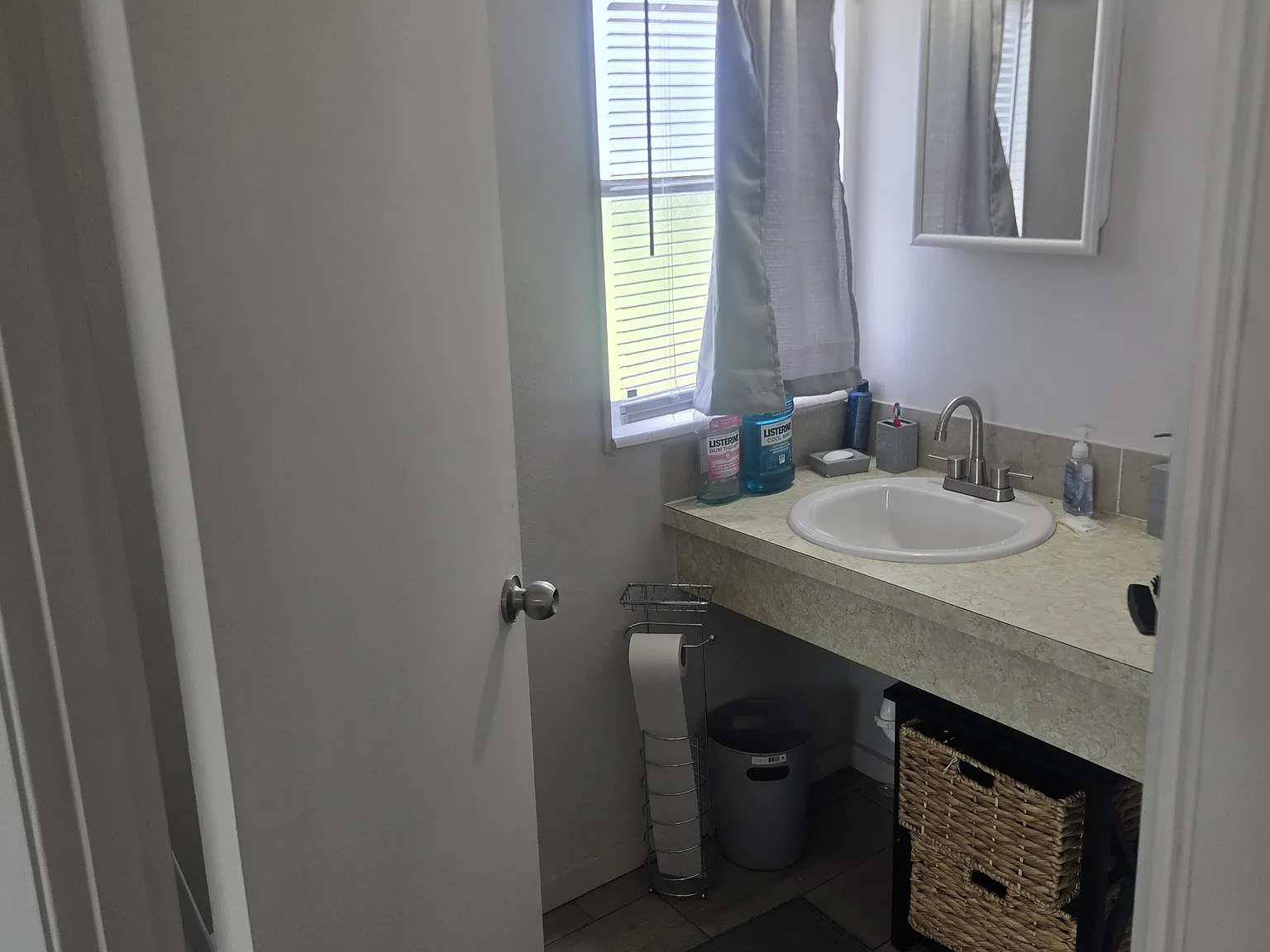 2 bed, 1.5 bath, 912 sqft, $1,575 — Photo 4