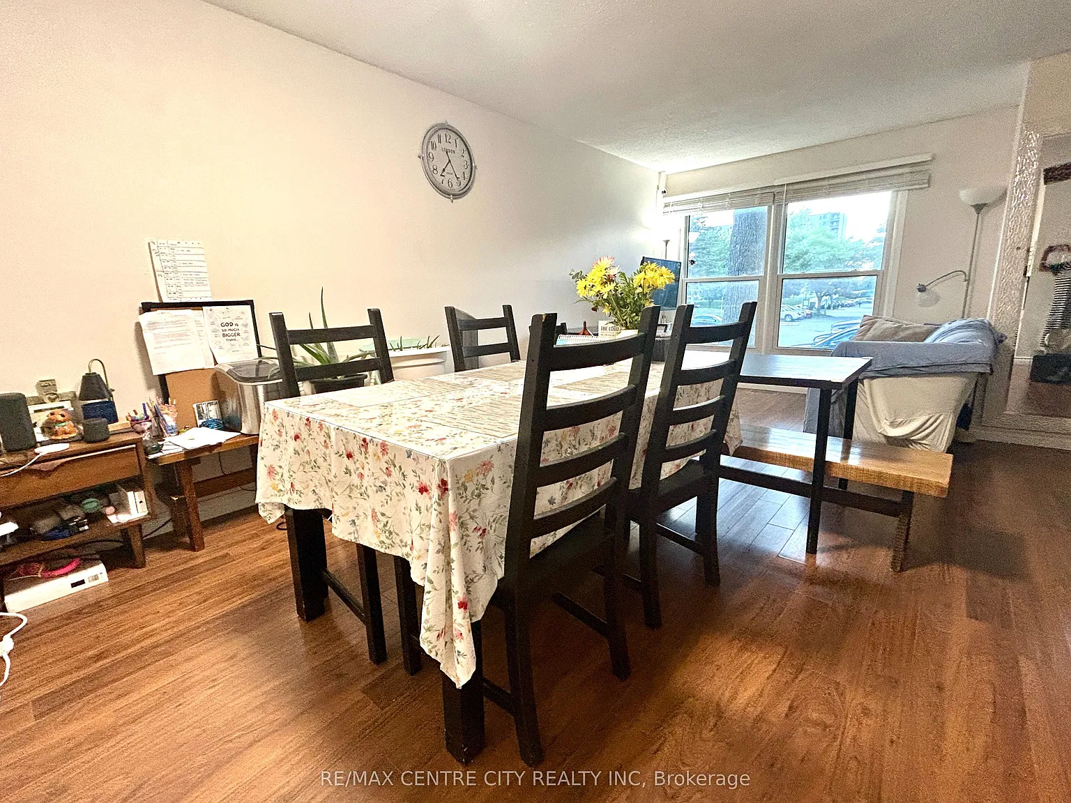 3 bed, $2,200 — Photo 2