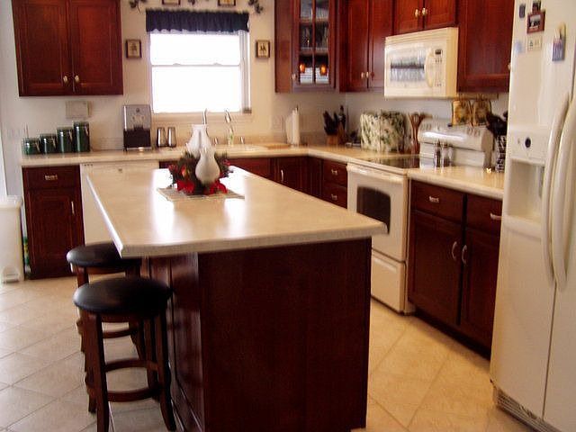 2nd image of 27120 Oak Ridge Ct