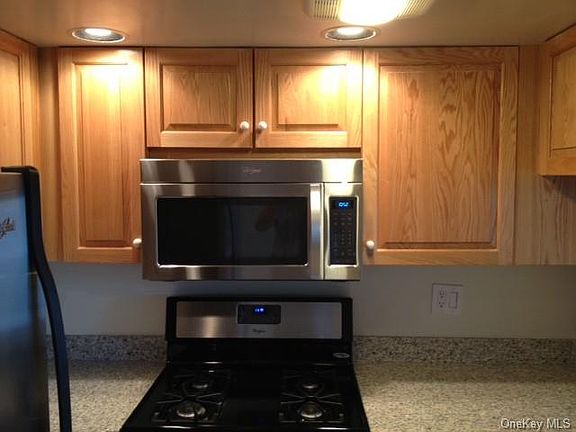 3rd image of 10 Stewart Pl #1-C