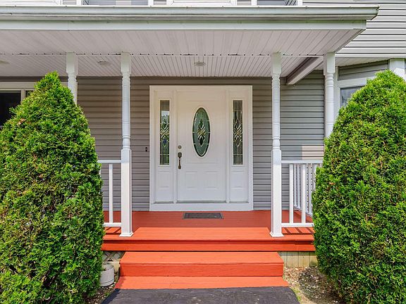 3rd image of 443 Collington Dr