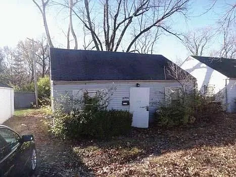 6764 Vernon Ave photo 1
