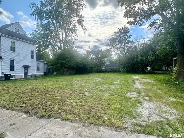 329 S Church St, Jacksonville, IL 62650