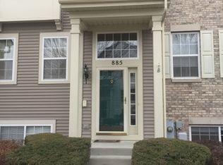 885 Emerald Dr, Hampshire, IL 60140