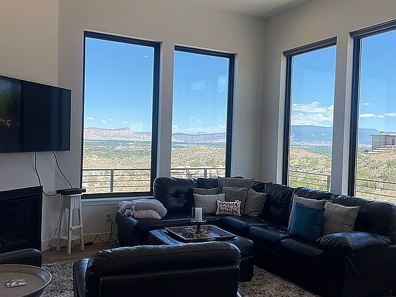 5th image of 2375 W Ridges Blvd