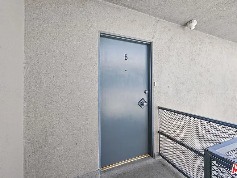 8638 Cashio St #8 — Photo 18