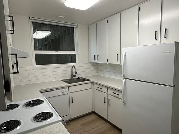3rd image of 4501 Lakeview Blvd #4503