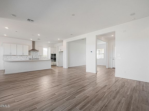 3rd image of 44724 N 44th Avenue