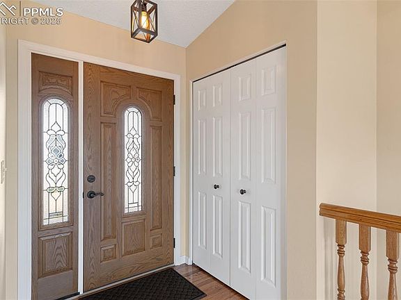 5th image of 565 Camrose Ct
