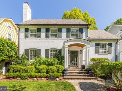 3703 Thornapple St, Chevy Chase, MD, 20815