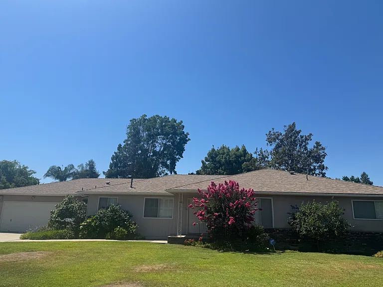 1429 W Tenaya Way — Photo 1