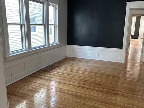 2nd image of 25 Tacoma Ave APT 1
