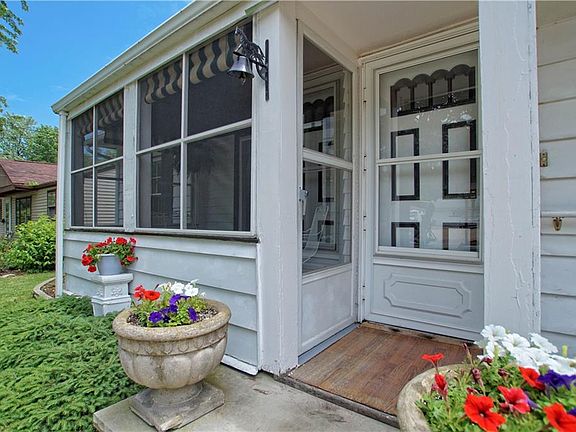2nd image of 33564 Willowick Dr