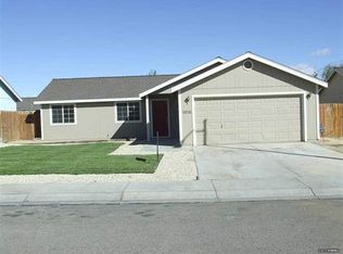 1036 Rosehips Ln, Fernley, NV 89408