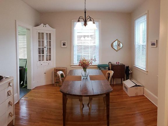 5th image of 916 William St