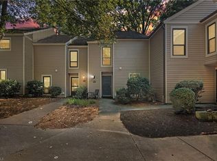 301 Village Ln UNIT D, Greensboro, NC 27409