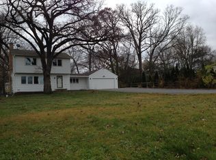 26224 N Elmwood Ave, Mundelein, IL