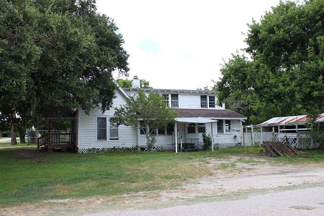 2nd image of 1100 4th St