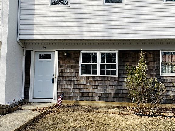 2nd image of 593 Garfield Ave APT 26