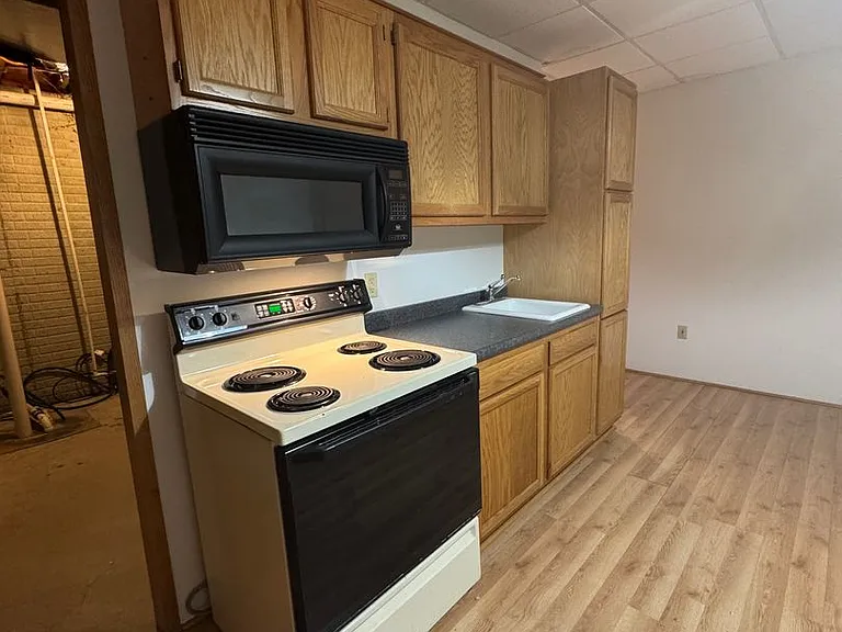 2047 Parkside Dr — Photo 27