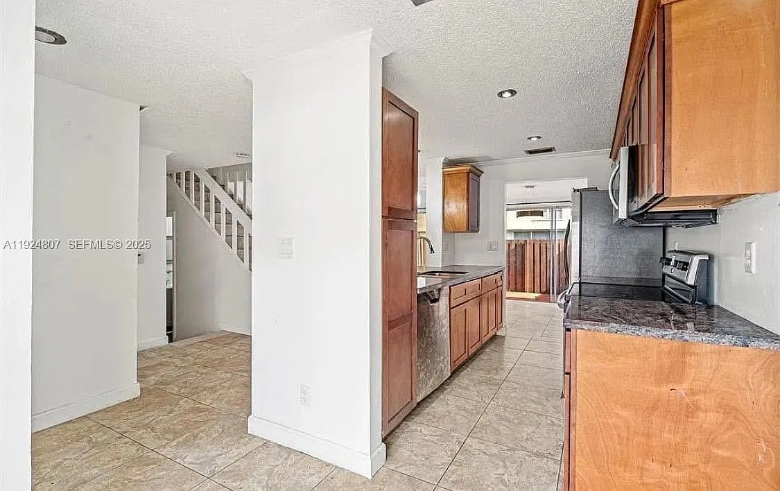 Building Photo - 838 NW 82nd Ave #2