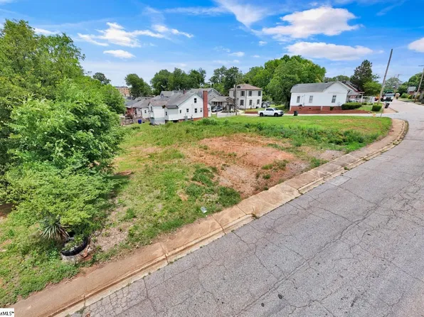 304 Sullivan St, Greenville, SC 29601