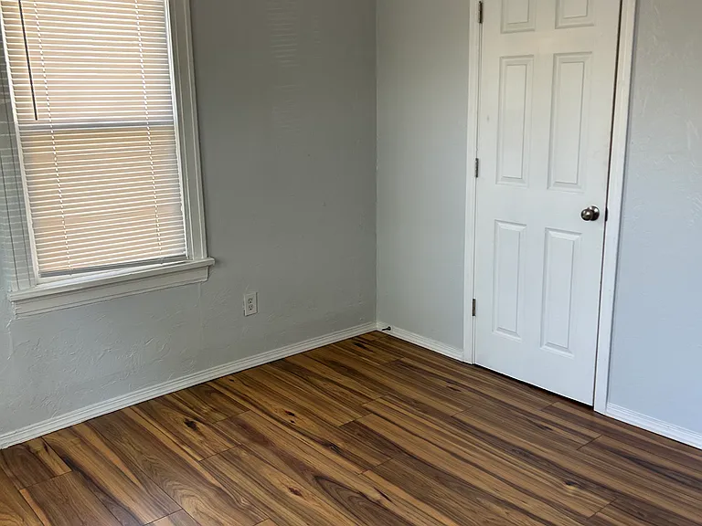 131 E Himes St — Photo 5