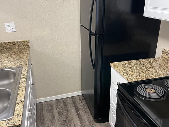 4th image of 205 N Columbia Dr #26