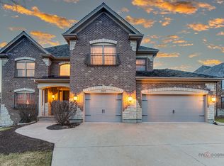 7277 Greenbridge Ln, Long Grove, IL 60060