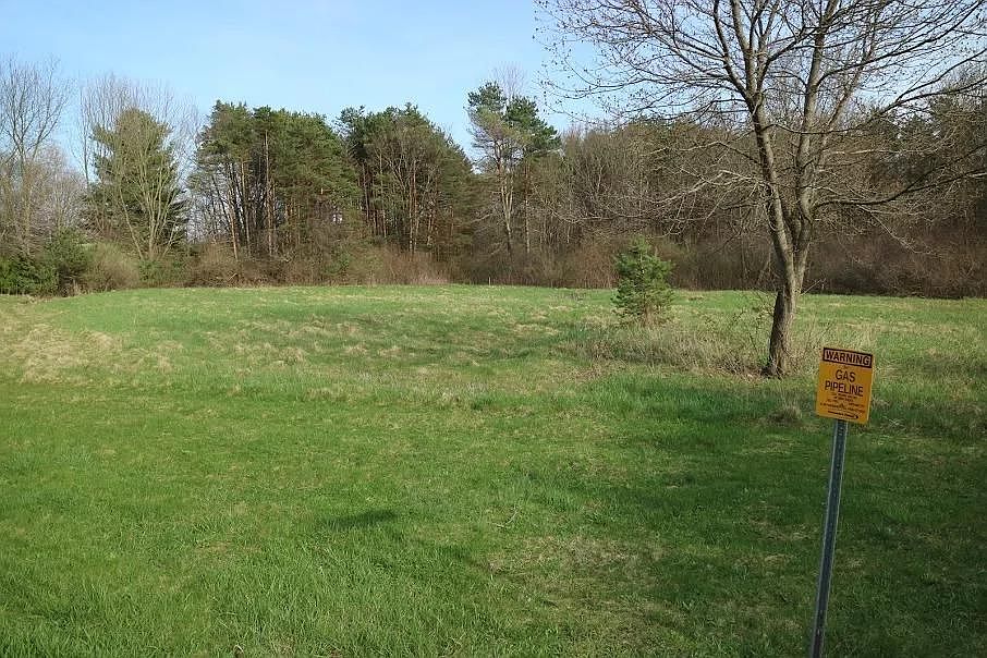 2nd image of 4174 King Hill Dr