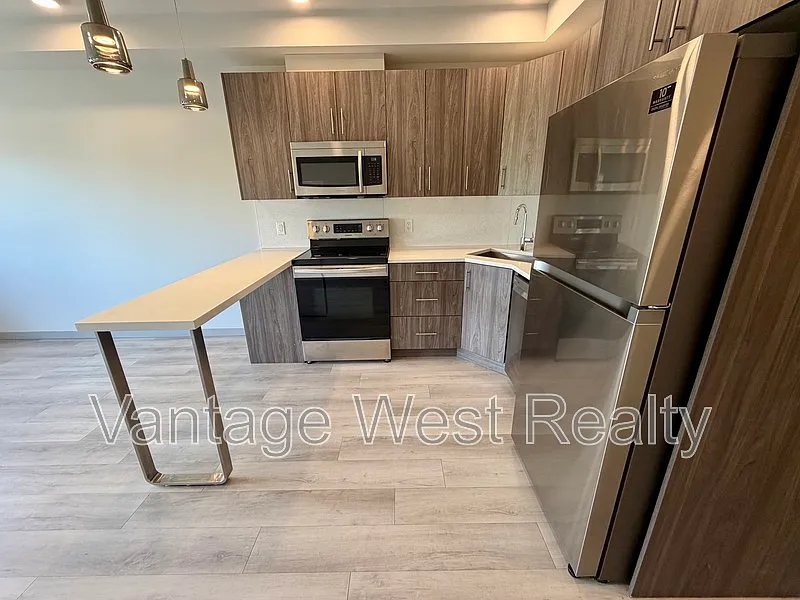 1 bed, 1.0 bath, 520 sqft, $1,575 — Photo 2