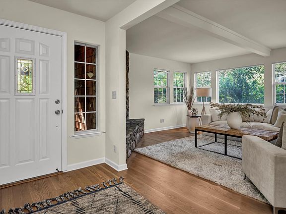 3rd image of 1805 Aurora Drive