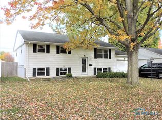 830 Maple Ln, Waterville, OH 43566