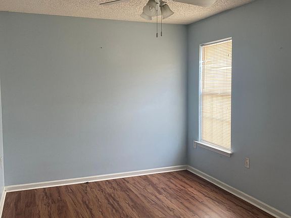 3rd image of 1509 Tiana Way