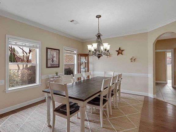 4th image of 9298 Laurel Hill Dr