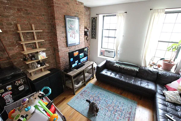 Rented by Bedford 6 Real Estate | media 8