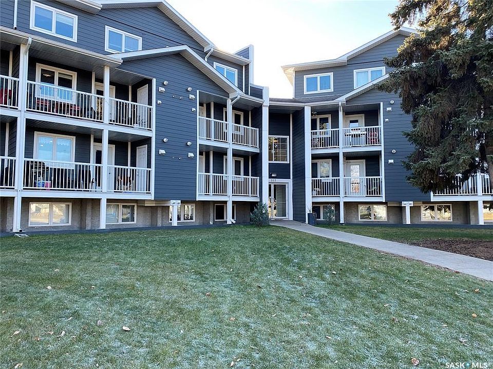 1st image of 515 28th St E #205