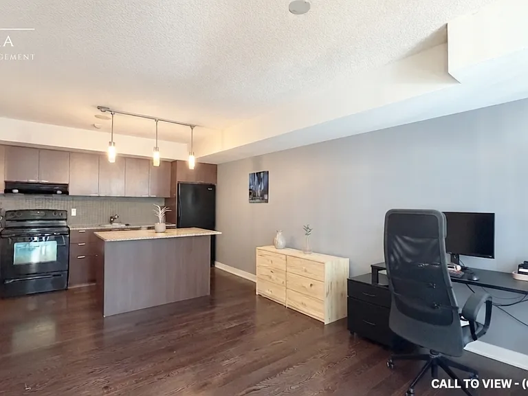 110 Charles St E #401 — Photo 3