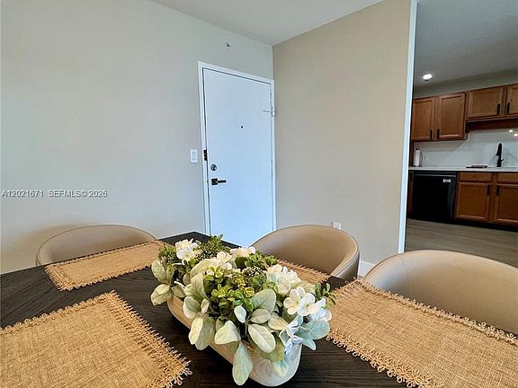 2nd image of 2851 NE 183rd St APT 1607E