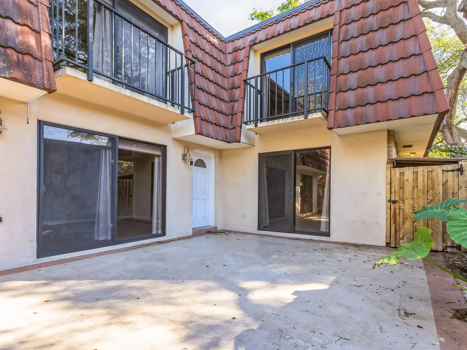 3 bed, 2.5 bath, 1572 sqft, $2,375 — Photo 3