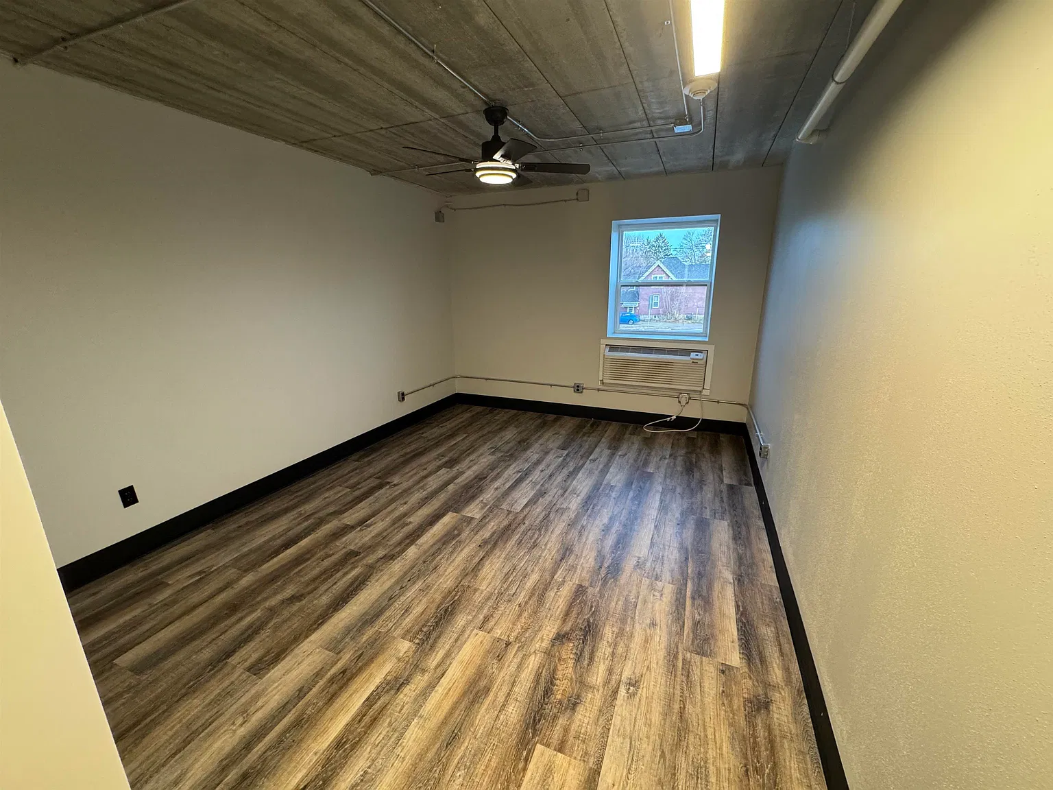 1 bed, 1.0 bath, 750 sqft, $1,295 — Photo 4
