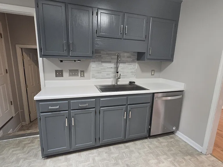 2439 Dartmouth Dr — Photo 8
