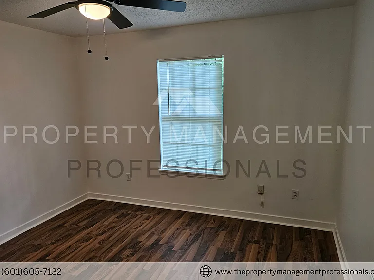1732 Brookhollow Cir — Photo 14
