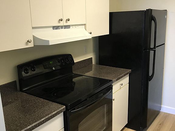 2nd image of 3421 Winkler Ave APT 410