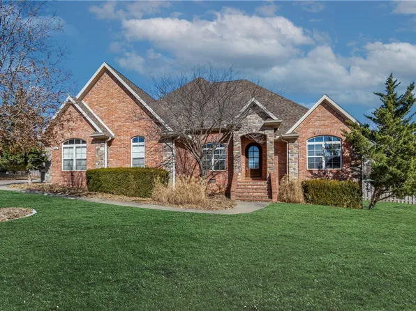 706 N Gleneagle Ln, Cave Springs, AR 72718