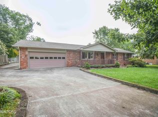 732 Cessna Rd, Knoxville, TN 37919